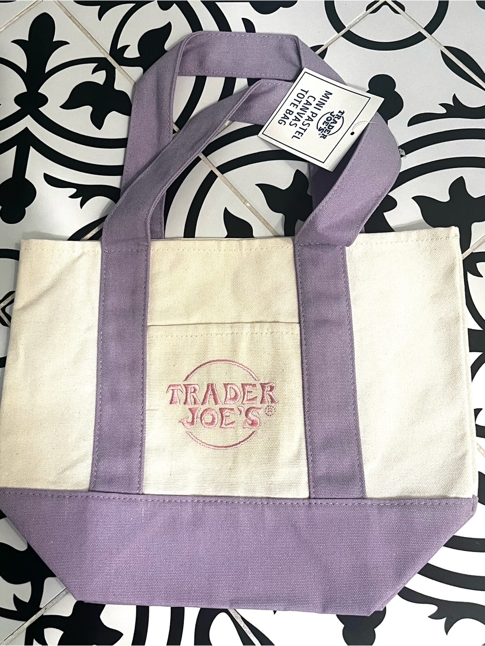 Trader Joe’s Lavender and Cream Canvas Tote Bag NWT